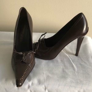 Chocolate menswear inspired pumps by Kenneth Cole